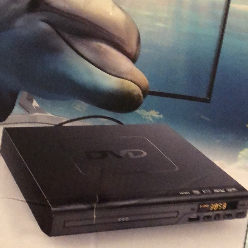 DVD PLAYER - Picture 3 of 15